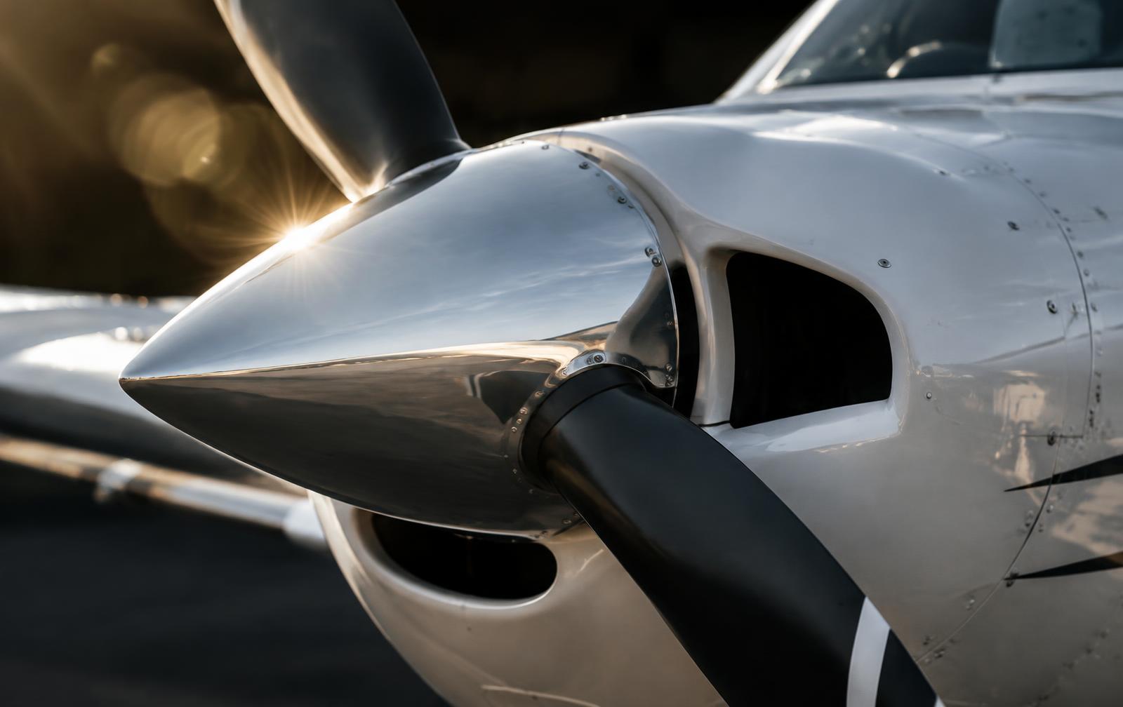 Propeller spinner and cowling detail in sunlight